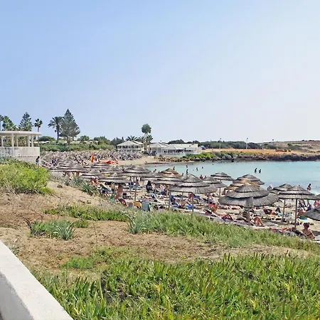 Vista - Beachfront *